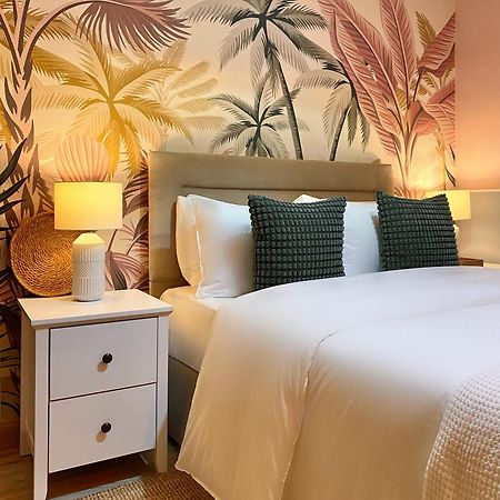 Blush Jungle - Homestay Dublin Exteriör bild