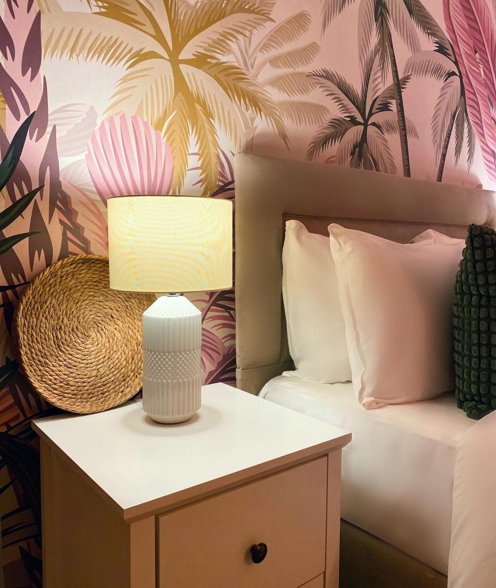 Blush Jungle - Homestay Dublin Exteriör bild