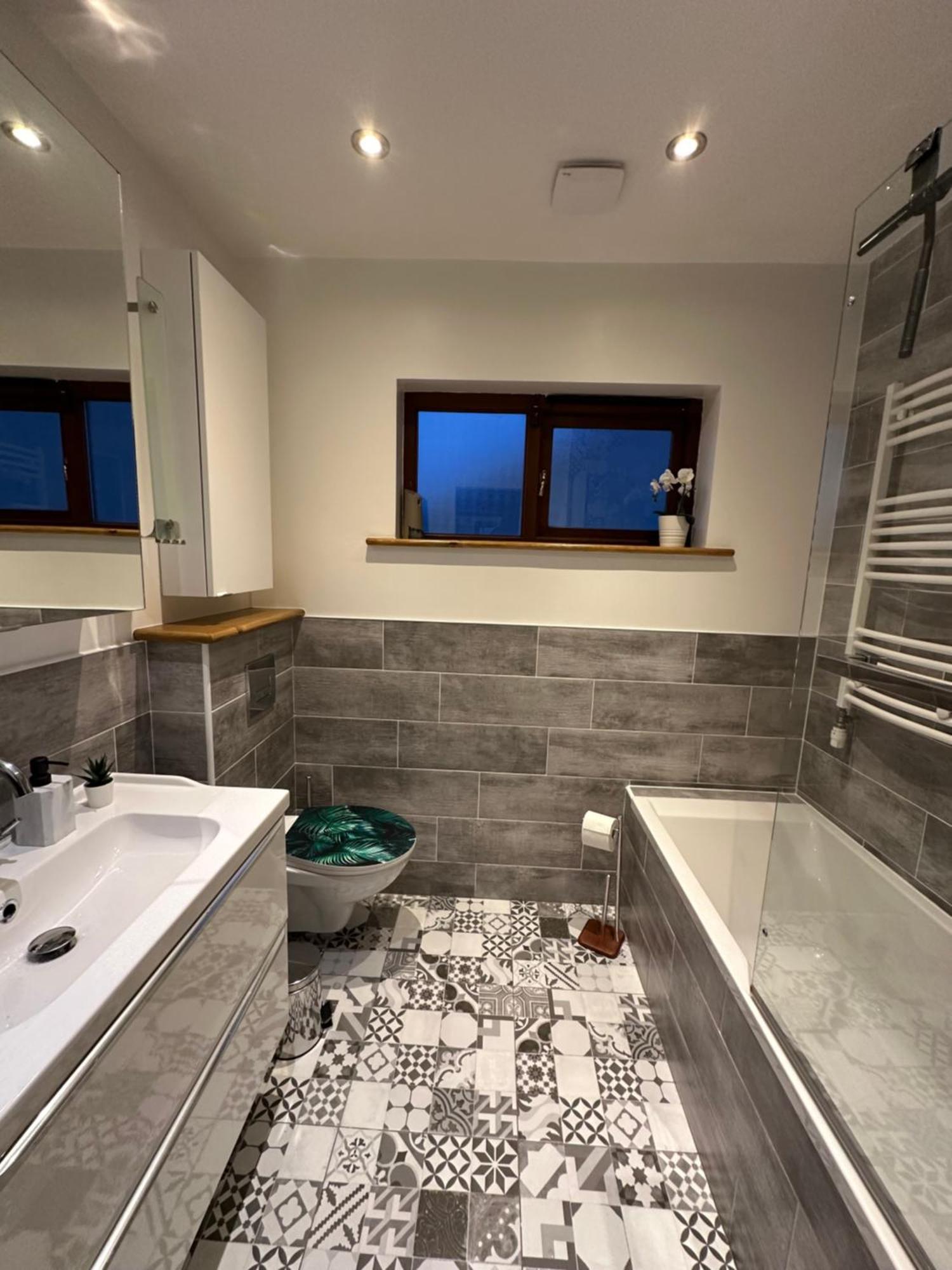 Blush Jungle - Homestay Dublin Exteriör bild